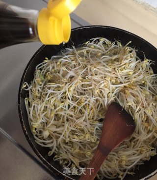 醋炒绿豆芽的做法步骤：6