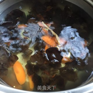 蒜香西兰花拌木耳的做法步骤：4