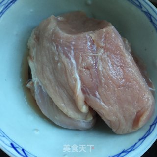 青椒炒肉丝的做法步骤：1