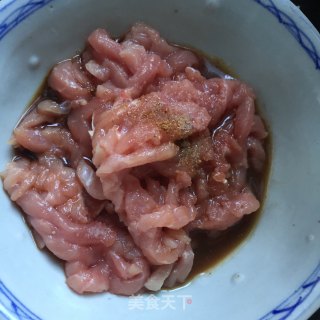 青椒炒肉丝的做法步骤：4