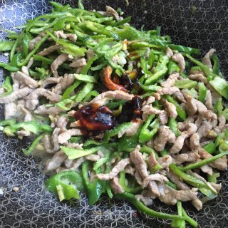 青椒炒肉丝的做法步骤：7