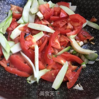 丝瓜番茄炒蛋的做法步骤：4