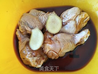 电饭煲版鸡锤煲仔饭的做法步骤：2