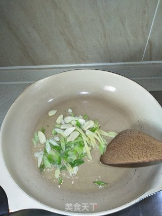 尖椒炒梅豆的做法步骤：7
