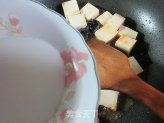 黑木耳烧豆腐的做法步骤：8