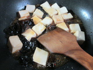 黑木耳烧豆腐的做法步骤：9