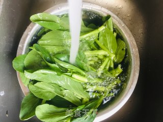 瘦肉盖菜心的做法步骤：2