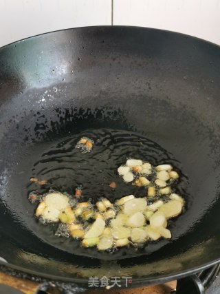香菇烧豆腐的做法步骤：1