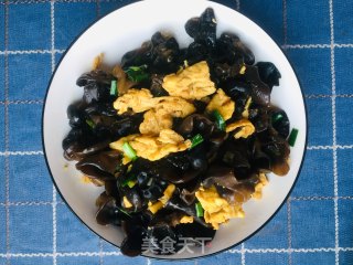 木耳炒鸡蛋的做法步骤：7