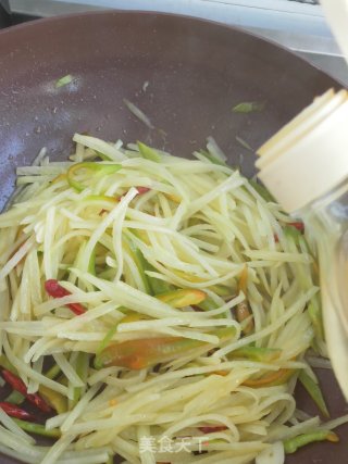 酸辣土豆丝的做法步骤：7