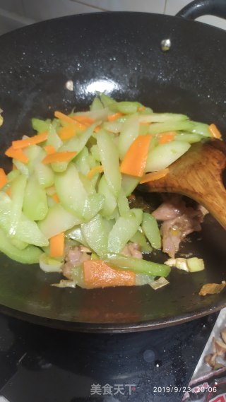 瘦肉炒佛手瓜的做法步骤：6