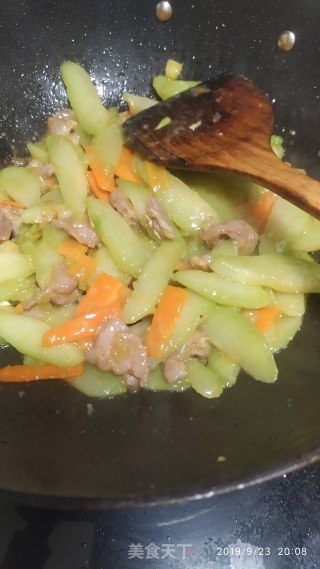 瘦肉炒佛手瓜的做法步骤：7