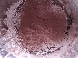 红曲粉蛋糕杯的做法步骤：2
