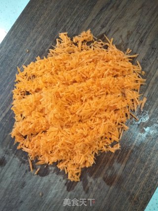 胡萝卜早餐饼的做法步骤：2