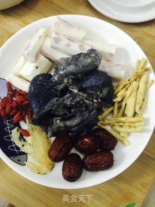 #汤羹#补血益气乌鸡当归汤的做法步骤：1
