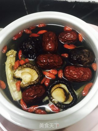 #汤羹#补血益气乌鸡当归汤的做法步骤：2