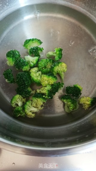 海兔子木耳盖浇饭的做法步骤：1