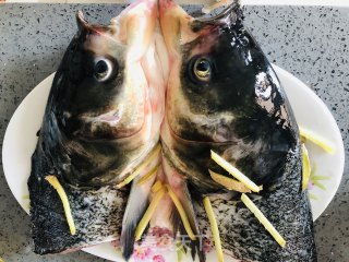 拿的出手的宴客菜，剁椒鱼头，超下饭零失败的做法步骤：4