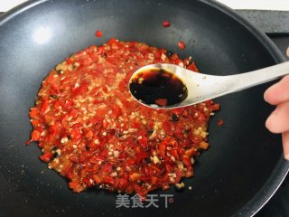 拿的出手的宴客菜，剁椒鱼头，超下饭零失败的做法步骤：8