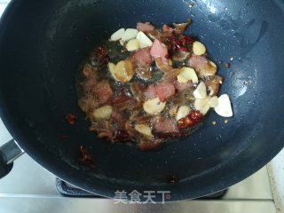 腊肉炒菜花的做法步骤：7