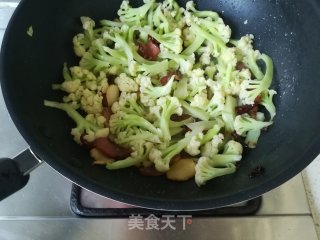 腊肉炒菜花的做法步骤：8