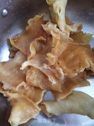 花胶焖鸡的做法步骤：3