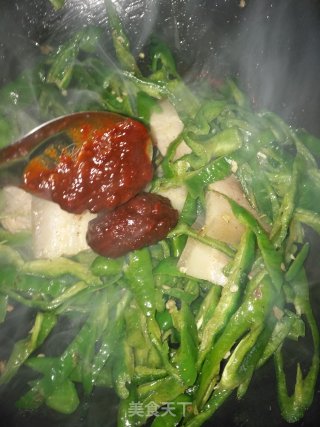 五花肉炒青椒丝的做法步骤：10