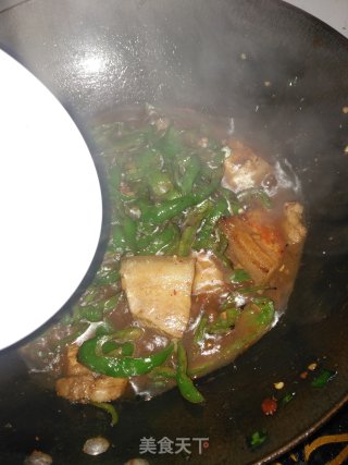 五花肉炒青椒丝的做法步骤：12