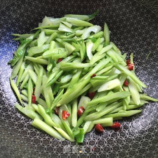 爆炒西芹的做法步骤：4