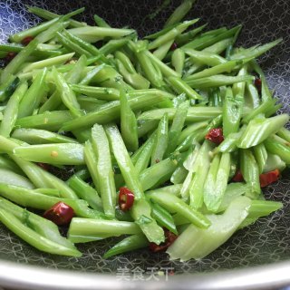 爆炒西芹的做法步骤：5
