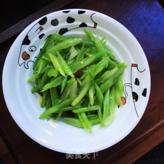 爆炒西芹的做法步骤：7