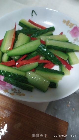 大虾炒黄瓜的做法步骤：2