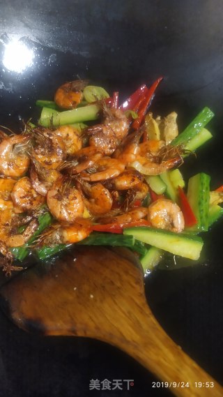 大虾炒黄瓜的做法步骤：5