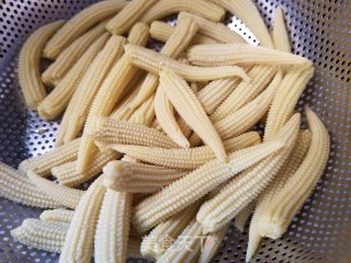 XO酱佛手瓜炒玉米笋的做法步骤：3