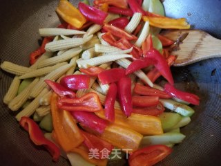 XO酱佛手瓜炒玉米笋的做法步骤：6