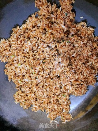酱油炒饭的做法步骤：5