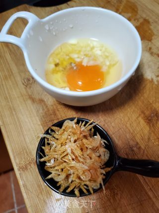 虾皮蒸蛋的做法步骤：1