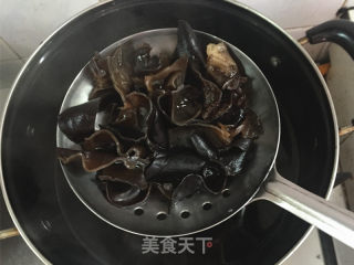 凉拌木耳的做法步骤：4