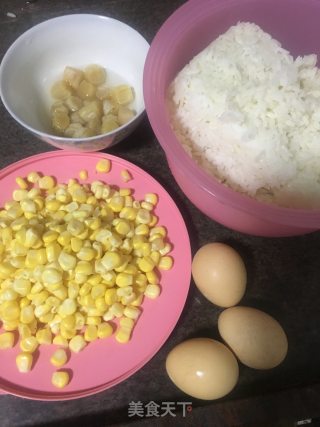 瑶柱炒饭的做法步骤：1