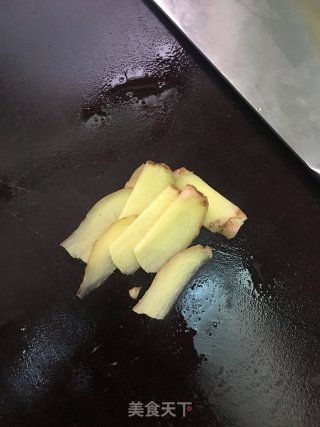 板栗焖鸡的做法步骤：3