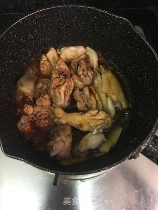 板栗焖鸡的做法步骤：6