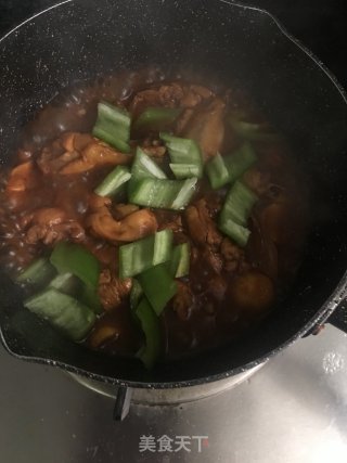 板栗焖鸡的做法步骤：10