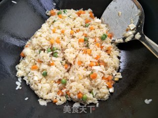 咸鸭蛋炒饭的做法步骤：7