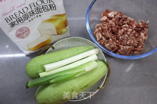 羊肉西葫芦饺子的做法步骤：1