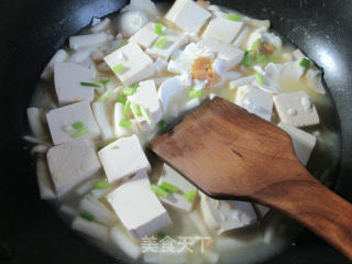 咸鸭蛋海鲜菇煮豆腐的做法步骤：8