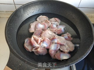 卤鸡胗的做法步骤：3