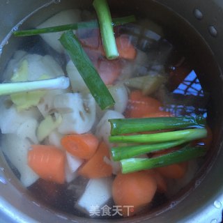 莲藕萝卜汤的做法步骤：5
