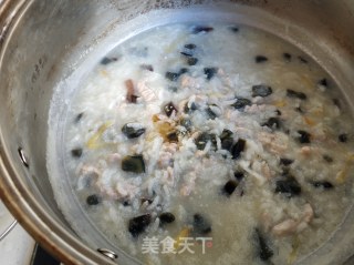 皮蛋瘦肉粥的做法步骤：12