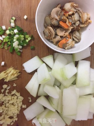 扇贝肉烧冬瓜的做法步骤：1