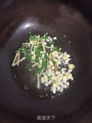 扇贝肉烧冬瓜的做法步骤：2